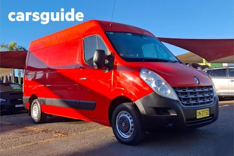 Red 2014 Renault Master Commercial Mid Roof MWB