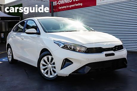 White 2023 Kia Cerato Hatchback S