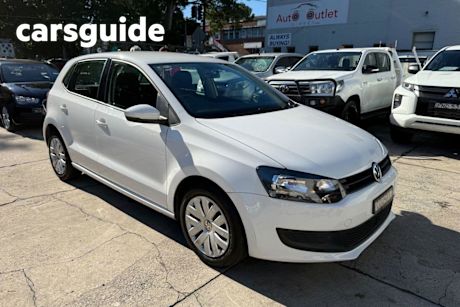 White 2013 Volkswagen Polo Hatchback Trendline