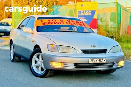 White 1998 Lexus ES300 Sedan S