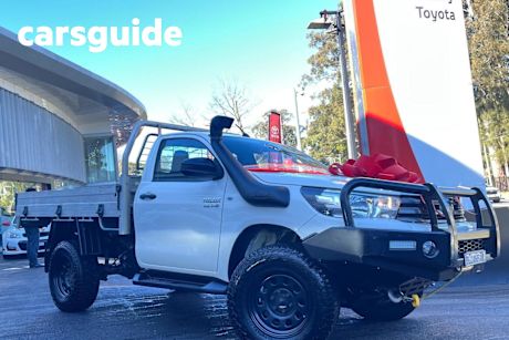 White 2019 Toyota Hilux Cab Chassis SR (4X4)