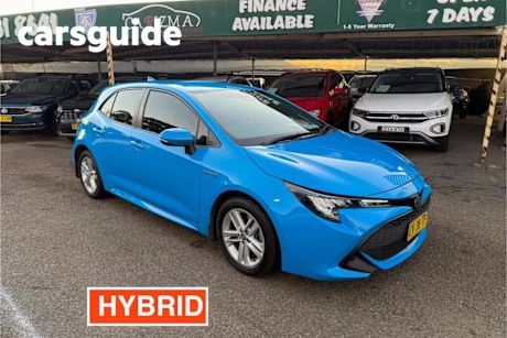 Blue 2020 Toyota Corolla Hatchback Ascent Sport (hybrid)