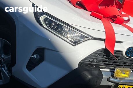 White 2021 Toyota RAV4 Wagon GX (awd) Hybrid
