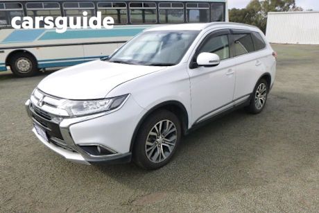 White 2016 Mitsubishi Outlander Wagon LS (4X2)