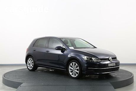 Blue 2018 Volkswagen Golf Hatchback 110 TSI Comfortline