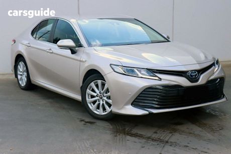 Gold 2018 Toyota Camry Sedan Ascent (hybrid)