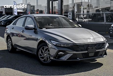 Silver 2025 Hyundai I30 Sedan Elite HEV 1.6P DCT
