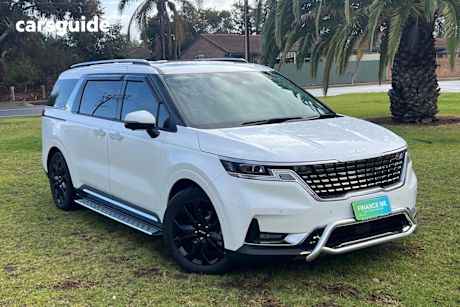 White 2022 Kia Carnival Wagon Platinum