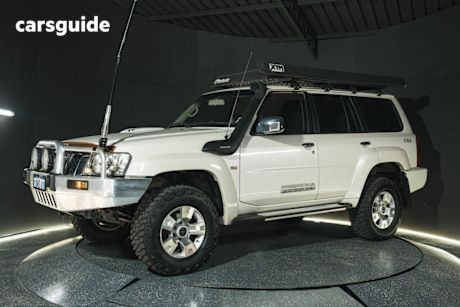 White 2010 Nissan Patrol Wagon ST (4X4)