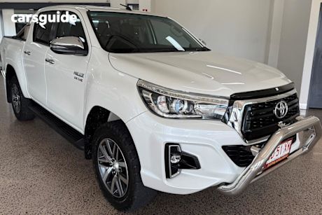 White 2019 Toyota Hilux Double Cab Pick Up SR5 (4X4)