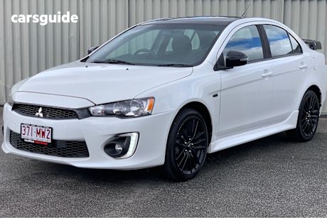 White 2017 Mitsubishi Lancer Sedan Black Edition (es)