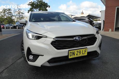 White 2025 Subaru Impreza Hatchback 2.0R (awd)