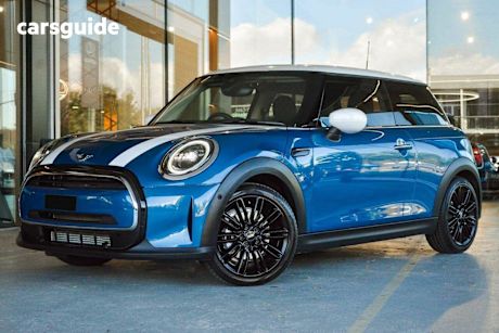 Blue 2023 Mini Cooper Hatchback Classic 3D Hatch
