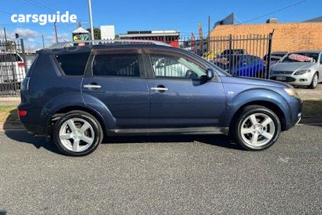 Blue 2009 Mitsubishi Outlander Wagon LS