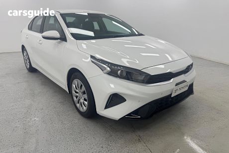 White 2023 Kia Cerato Sedan S