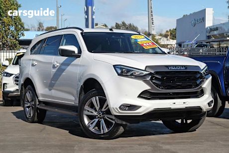 White 2023 Isuzu MU-X Wagon LS-T (4X4)