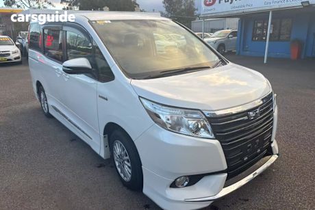 2015 Toyota Noah Commercial
