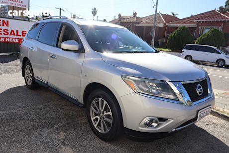 Silver 2014 Nissan Pathfinder Wagon ST-L (4X2)