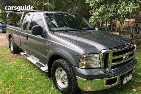 Grey 2003 Ford F250 Super Cab Pickup XLT