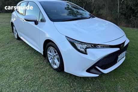 White 2022 Toyota Corolla Hatchback Ascent Sport