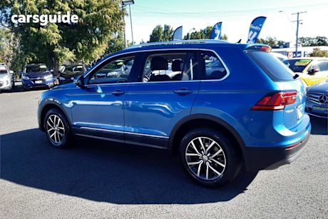 Blue 2016 Volkswagen Tiguan Wagon 110 TSI Comfortline