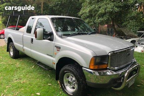 Silver 2006 Ford F250 Super Cab Pickup XLT (4X4)