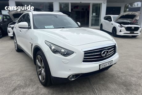 White 2016 Infiniti QX70 Wagon 3.0D S Premium