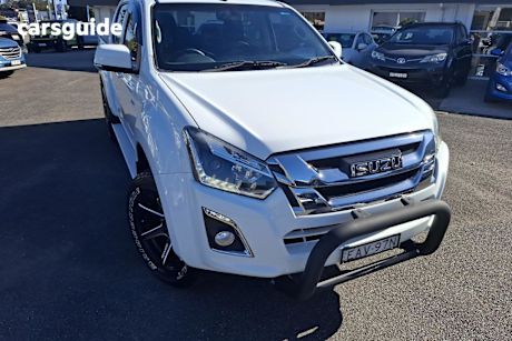 White 2018 Isuzu D-MAX Crew Cab Utility LS-M HI-Ride (4X4)