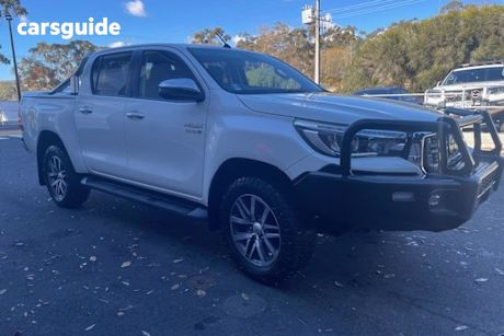 White 2020 Toyota Hilux Double Cab Pick Up SR5 (4X4)