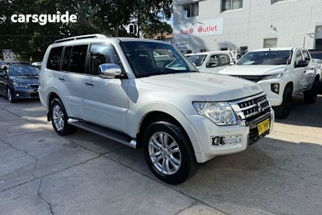 White 2015 Mitsubishi Pajero Wagon GLX LWB (4X4)