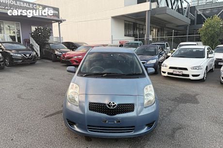 Blue 2007 Toyota Yaris Hatchback YR