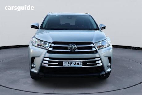Silver 2017 Toyota Kluger Wagon Grande (4X2)