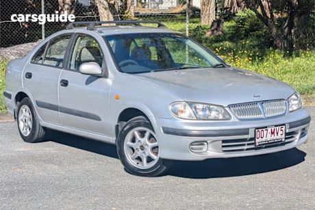 Silver 2000 Nissan Pulsar Sedan ST