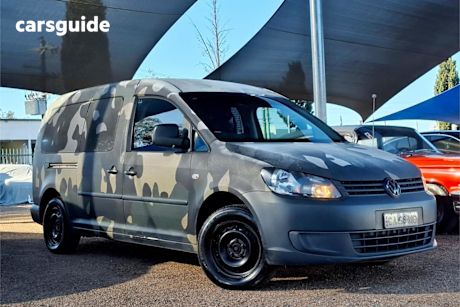Green 2015 Volkswagen Caddy Van Maxi TDI250