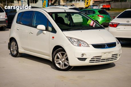 White 2010 Mitsubishi Colt Hatchback VR-X