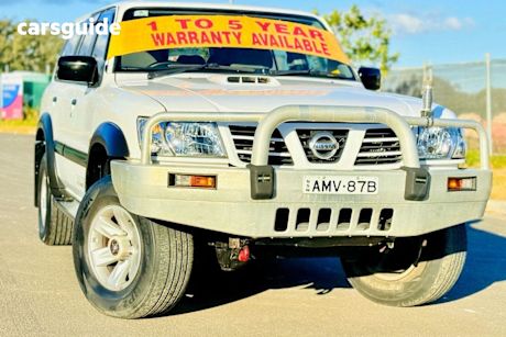 White 2002 Nissan Patrol Wagon ST (4X4)