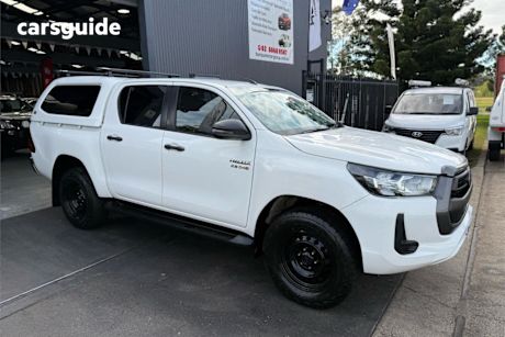 White 2020 Toyota Hilux Double Cab Pick Up SR (4X4)