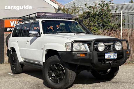 White 2005 Nissan Patrol Wagon ST (4X4)