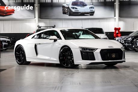 White 2018 Audi R8 Coupe