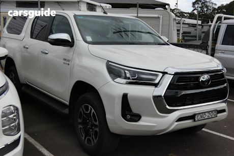 White 2021 Toyota Hilux Double Cab Pick Up SR5 (4X4)