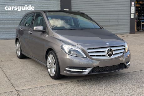 Silver 2014 Mercedes-Benz B180 Hatchback