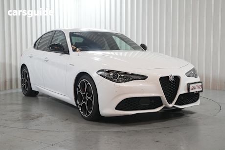 White 2022 Alfa Romeo Giulia Sedan Veloce