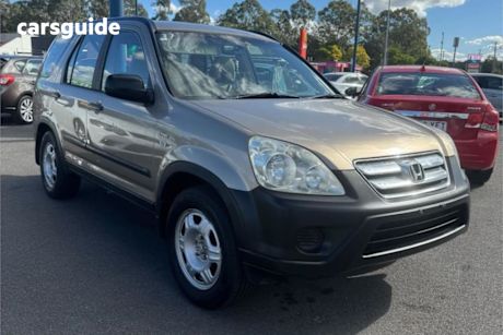 Gold 2005 Honda CR-V Wagon (4X4)