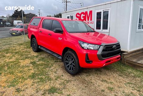 White 2021 Toyota Hilux Ute Tray SR