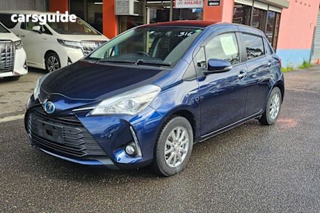 Blue 2020 Toyota Vitz Hatch (HYBRID) NHP130