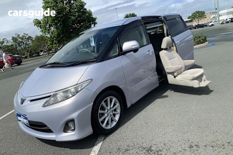 Silver 2009 Toyota Estima Wagon Aeras