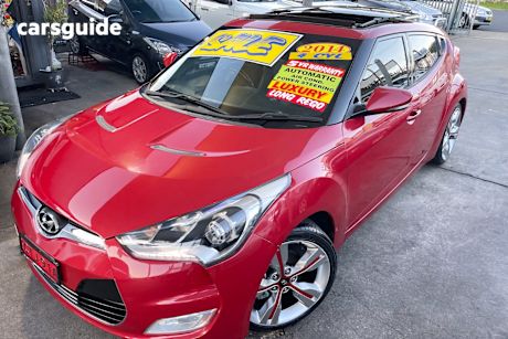 Red 2014 Hyundai Veloster Coupe Street S.e.