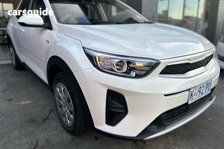 White 2022 Kia Stonic Wagon S