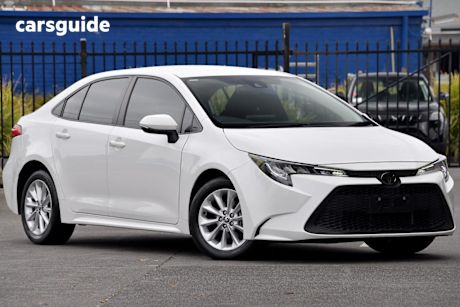 White 2022 Toyota Corolla Sedan Ascent Sport + Navigation