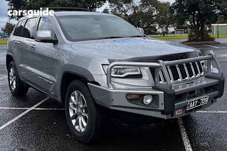Silver 2013 Jeep Grand Cherokee Wagon Laredo (4X4)